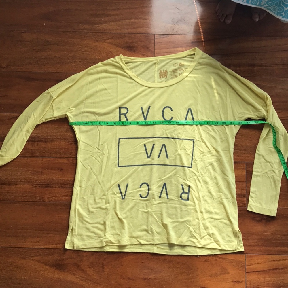 Long sleeve tee